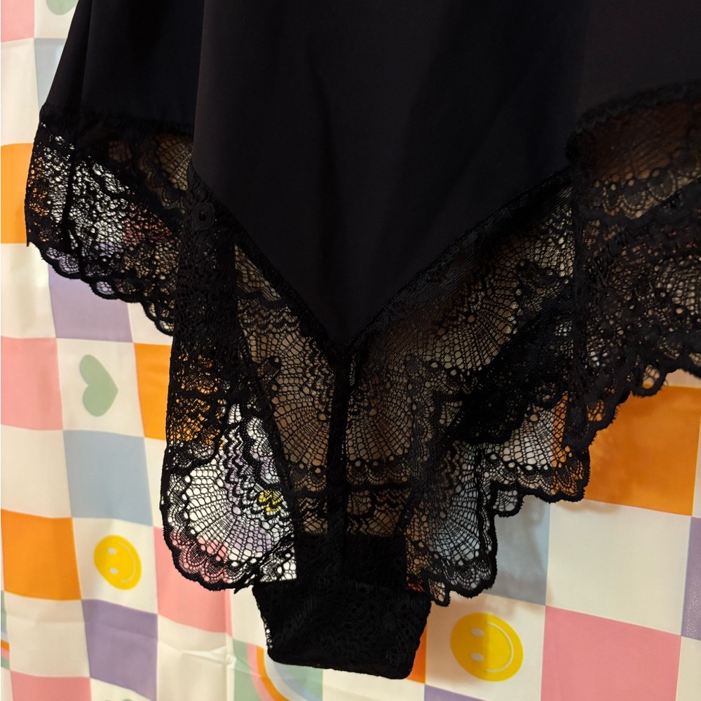 Romantic sculpting Black Lace Bodysuit - Picture 3 of 10